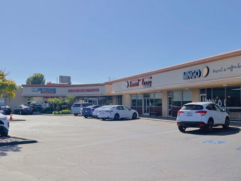 More Photos Of 4150-4220 Convoy St, San Diego Unknown For Lease
