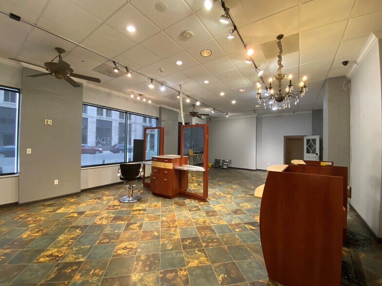 More Photos Of 1717 Champa St, Denver Hotel For Lease