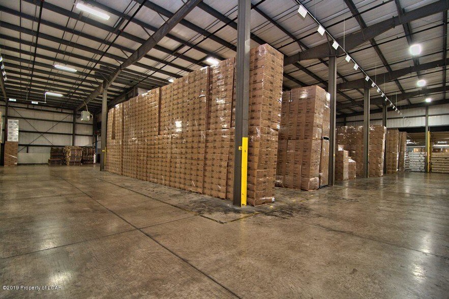 More Photos Of 220 Oak Hill Rd, Mountain Top Distribution For Sale