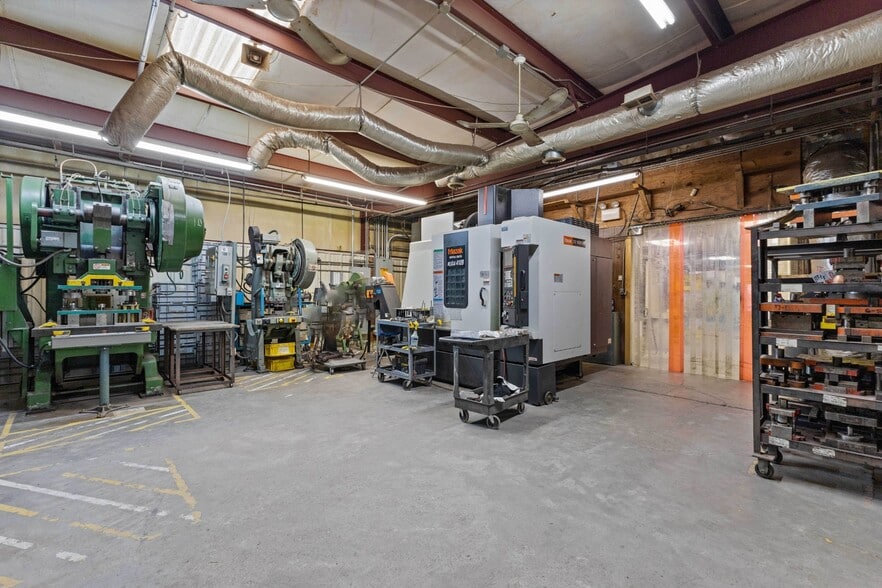 More Photos Of 1094 N Main St, Ashland City Light Manufacturing For Sale