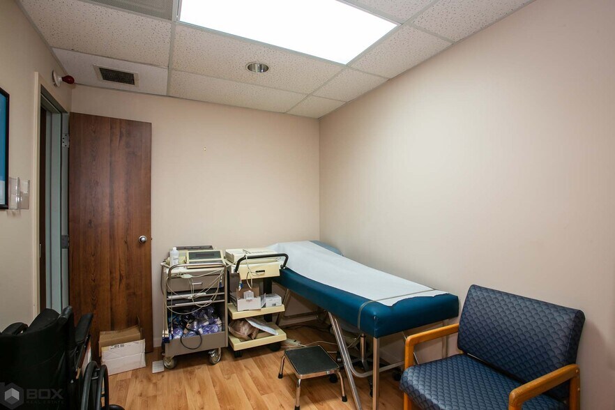 More Photos Of 7421 N University Dr, Tamarac Medical For Sale