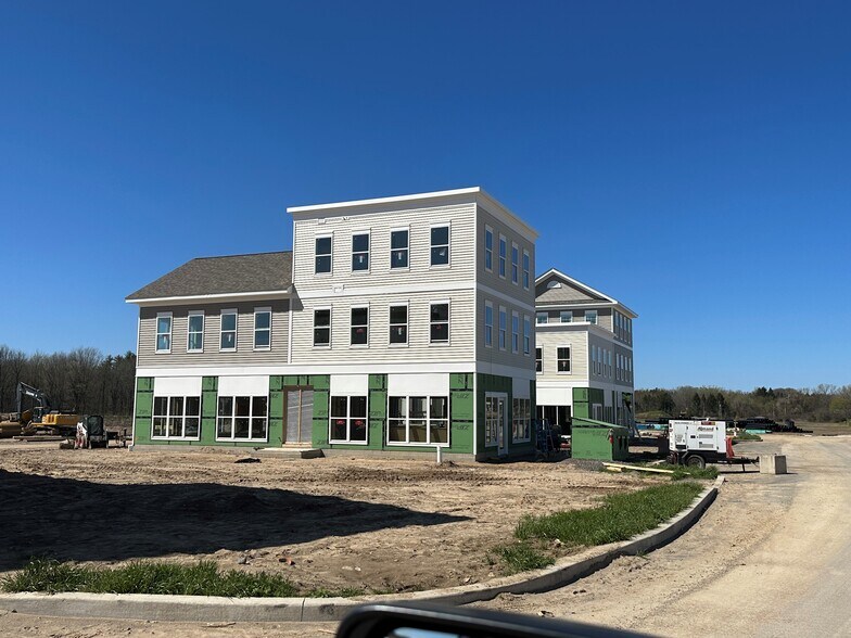 More Photos Of 1657 Fairport Nine Mile Point Road, Penfield Apartments For Lease