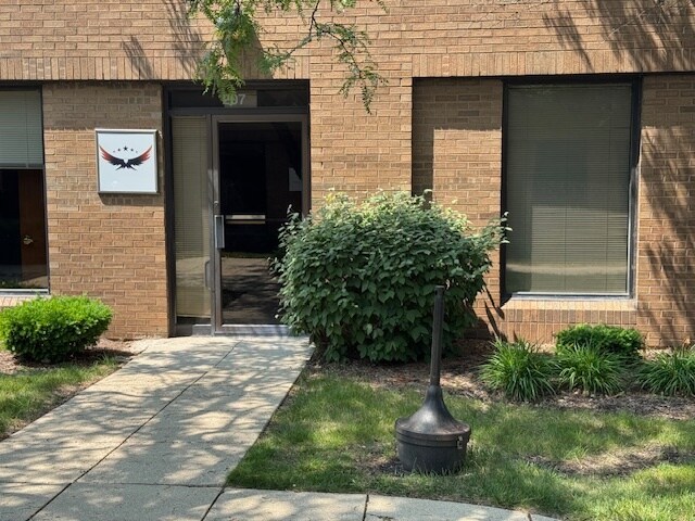 More Photos Of 4255 Westbrook Dr, Aurora Medical For Lease