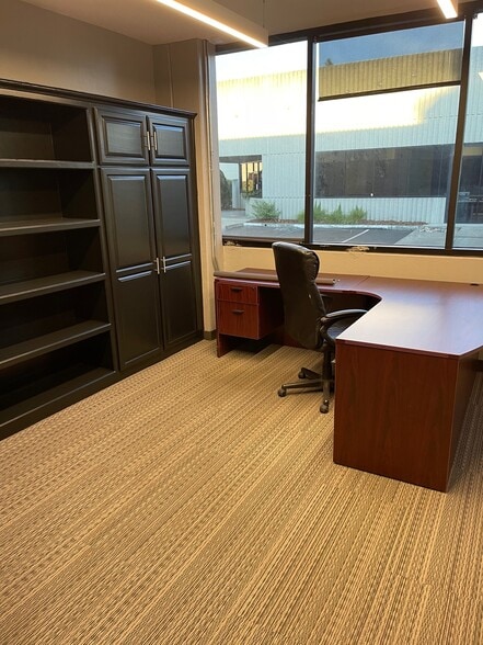 More Photos Of 2186 Rheem Dr, Pleasanton Research And Development For Lease