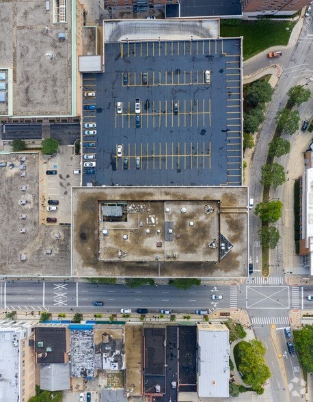 More Photos Of 701 Lee St, Des Plaines Office For Lease