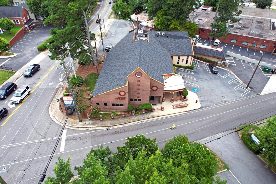 More Photos Of 1850 NE Johnson Rd, Atlanta Veterinarian Kennel For Sale