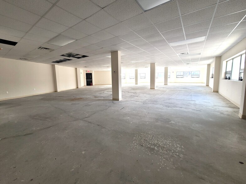 More Photos Of 76-09 Queens Blvd, Elmhurst Office For Lease