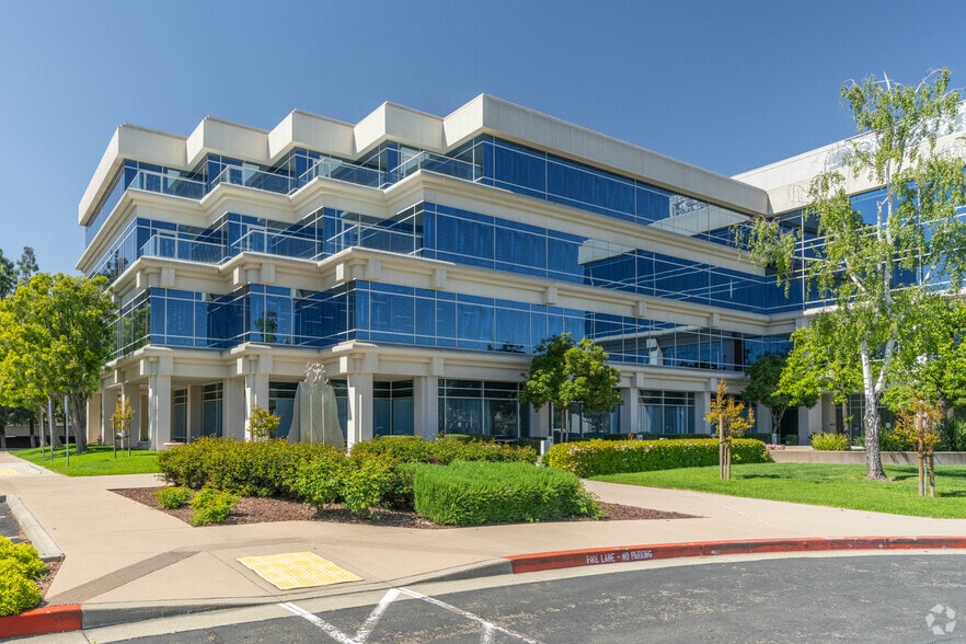 More Photos Of 5050 Hopyard Rd, Pleasanton Office For Sale