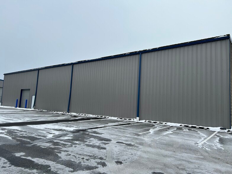 More Photos Of 12595 State St NE, Alliance Freestanding For Lease