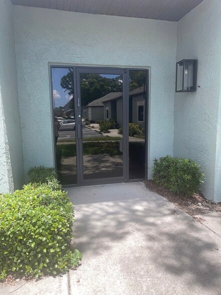 More Photos Of 13555 Automobile Blvd, Clearwater Medical For Lease