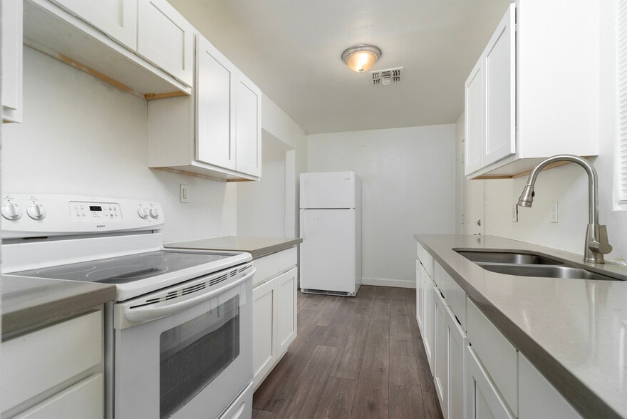 More Photos Of 2142 E Taylor St, Phoenix Multifamily For Sale