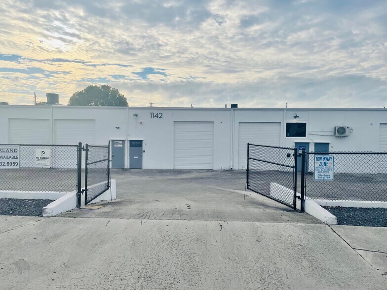 More Photos Of 1142 Okeechobee Rd, West Palm Beach Industrial For Lease