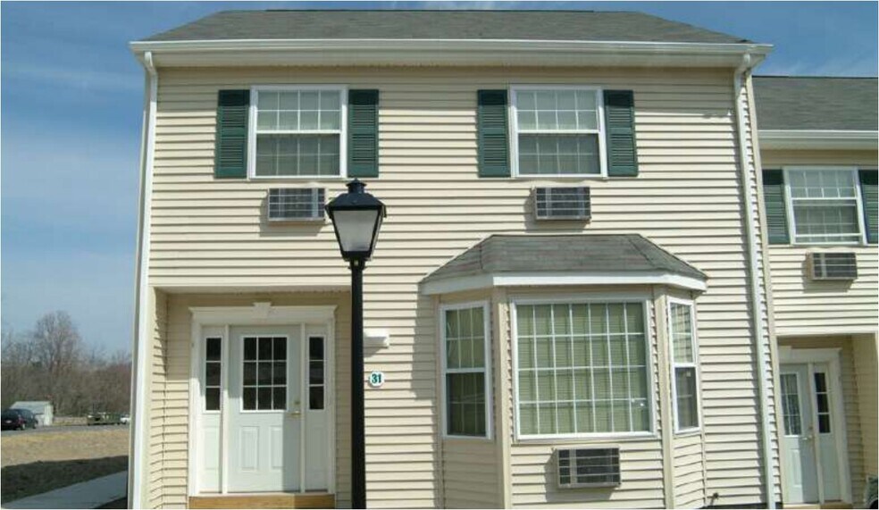 More Photos Of 39 Summersweet Dr, Poughkeepsie Apartments For Sale