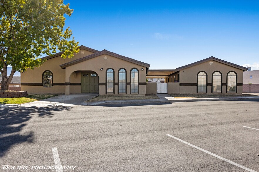 More Photos Of 320 E Old Mill Rd, Mesquite Office For Sale