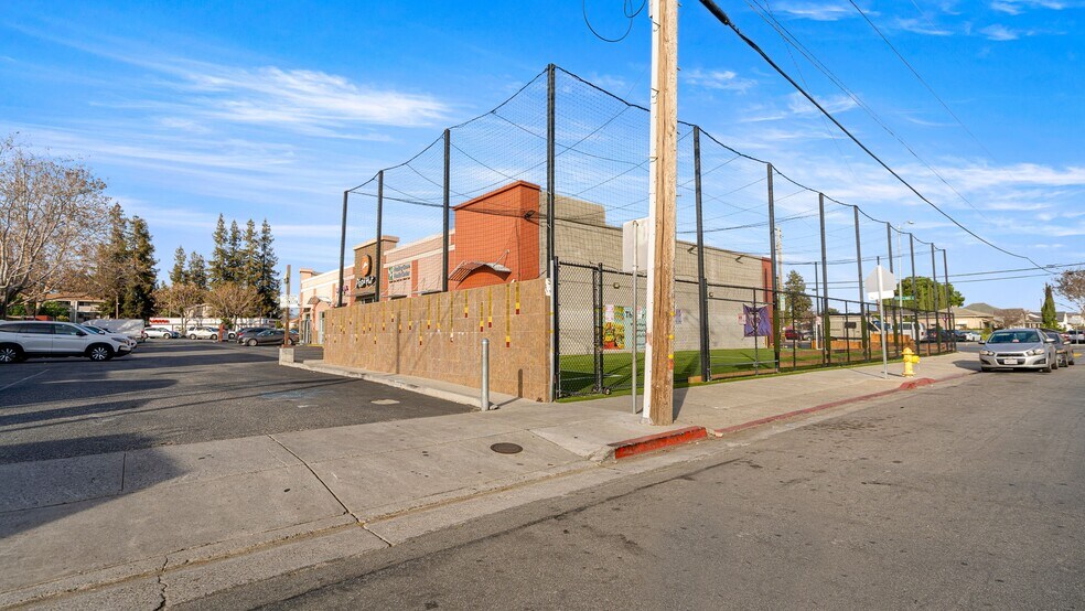 More Photos Of 202 W Alma Ave, San Jose Office For Sale