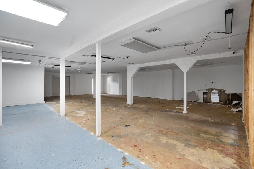 More Photos Of 1350 Central Ave, Sarasota Warehouse For Lease