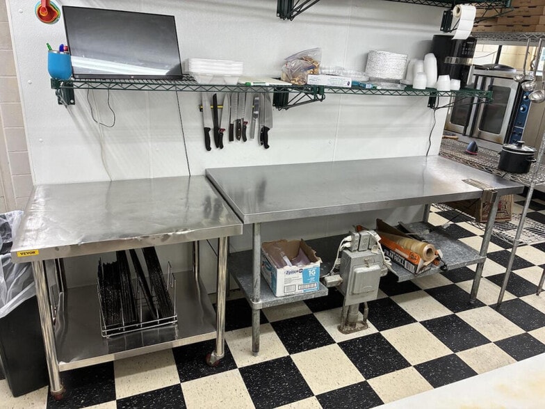 More Photos Of 178 Lakeway Dr, Russell Springs Restaurant For Sale