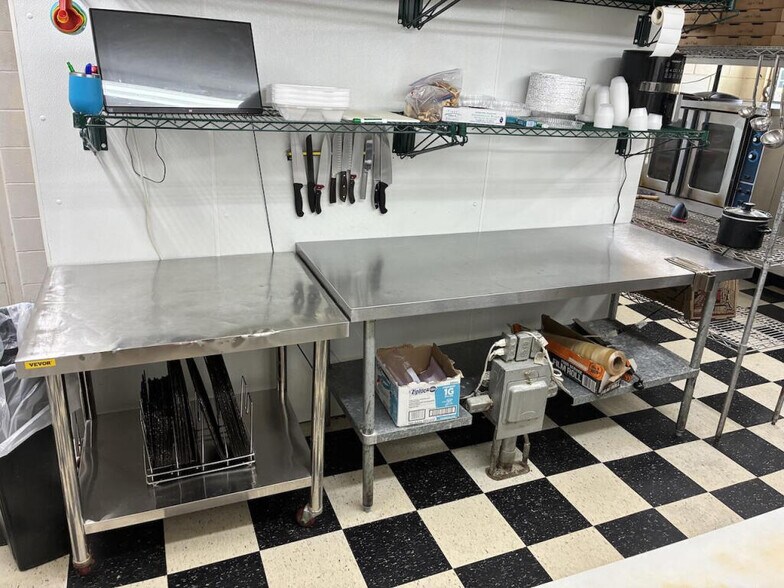 More Photos Of 178 Lakeway Dr, Russell Springs Restaurant For Sale