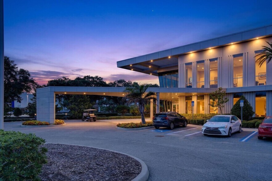 More Photos Of 9395 S John Young Pky, Orlando Office For Lease