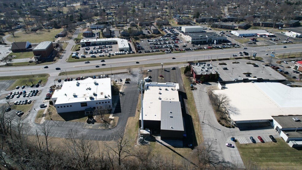 More Photos Of 645 N US Highway 31, Greenwood Freestanding For Sale