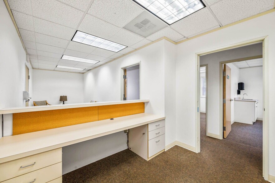 More Photos Of 705 9th St, Florence Medical For Lease
