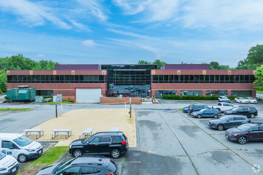 More Photos Of 201 Riverneck Rd, Chelmsford Office For Lease