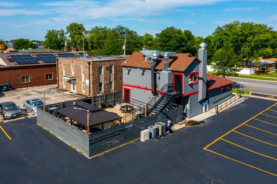 More Photos Of 9750 S Roberts Rd, Palos Hills Freestanding For Sale