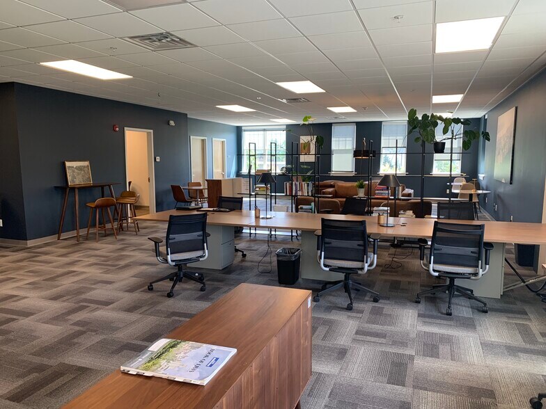 More Photos Of 16 N Greenbush Rd, Troy Freestanding For Lease