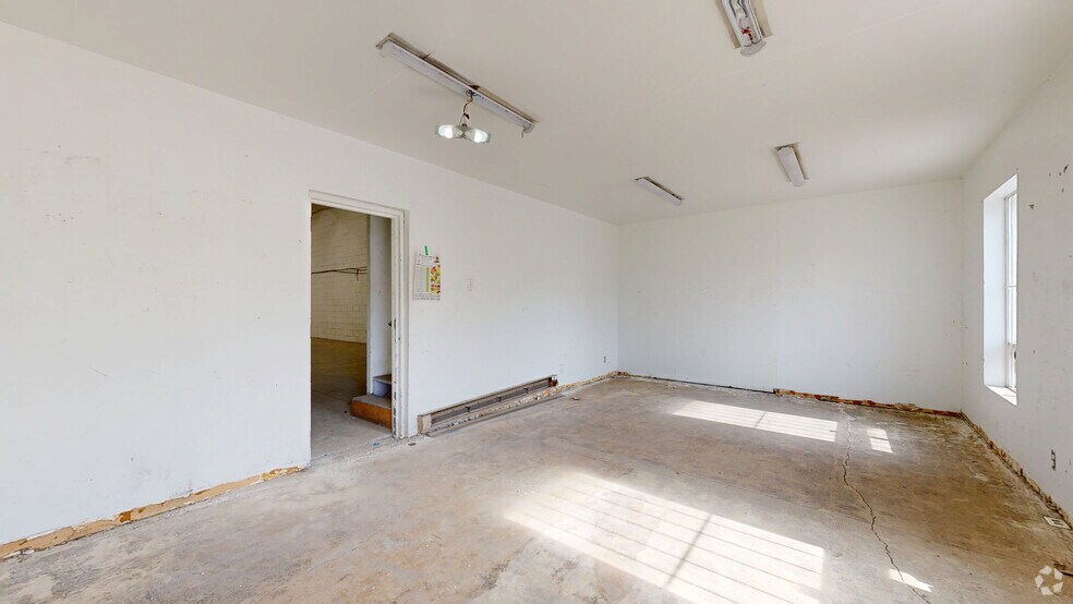 Primary Photo Of 6085-6095 Blvd Couture, Montréal Unknown For Lease