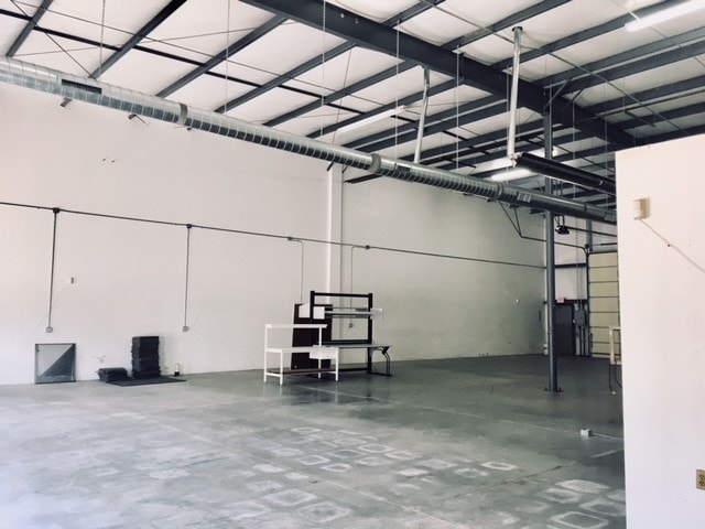 More Photos Of 332 Mountain View Dr, Johnstown Warehouse For Lease