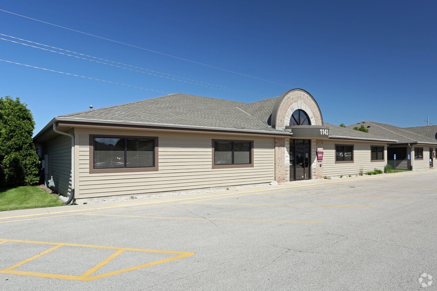 Primary Photo Of 1143 Warwick Way, Racine Medical For Lease