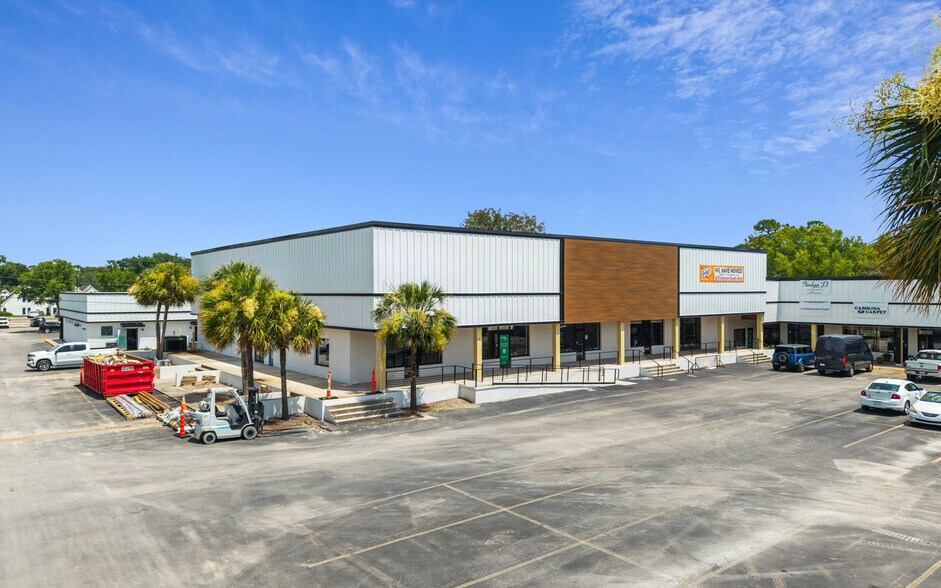 More Photos Of 1035 Johnnie Dodds Blvd, Mt Pleasant Unknown For Lease