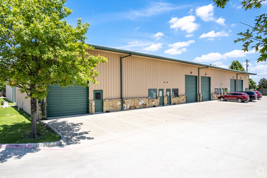 More Photos Of 124 Rose Ln, Frisco Warehouse For Lease