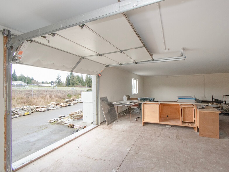 More Photos Of 3368 E Hwy 101, Port Angeles Showroom For Sale
