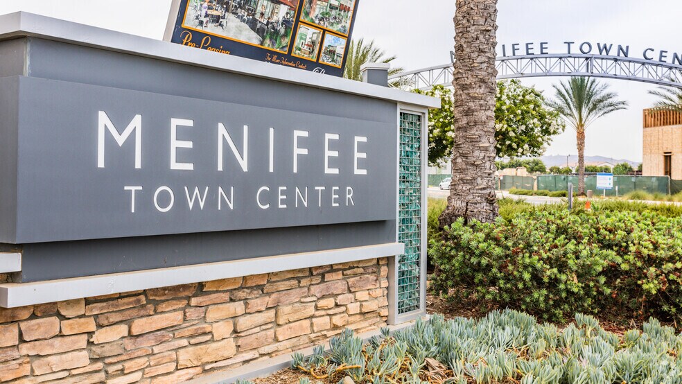 More Photos Of 27559 Newport Rd, Menifee Storefront For Lease