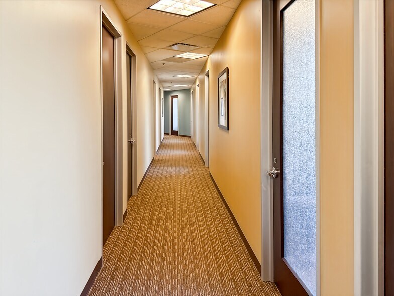 More Photos Of 8530 Eagle Point Blvd, Lake Elmo Coworking Space