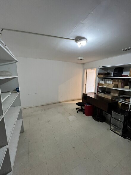 More Photos Of 102 W Calton Rd, Laredo Office Residential For Sale