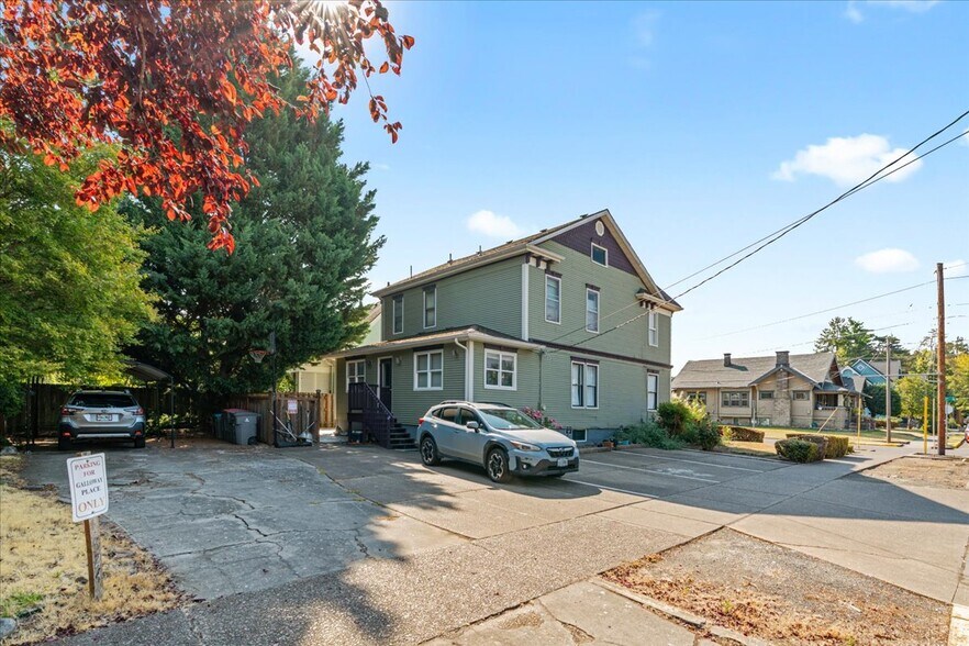 More Photos Of 707 NE 5th St, McMinnville Office For Sale