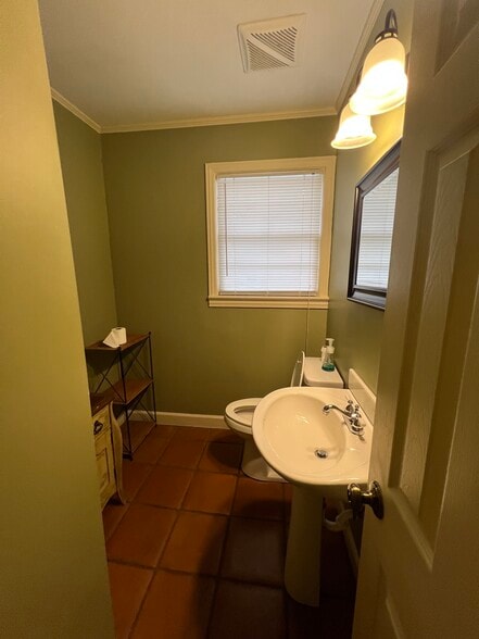 More Photos Of 516 29th Ave N, Myrtle Beach Office For Lease