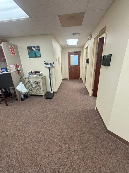 More Photos Of 1100 Torrey Rd, Fenton Medical For Lease
