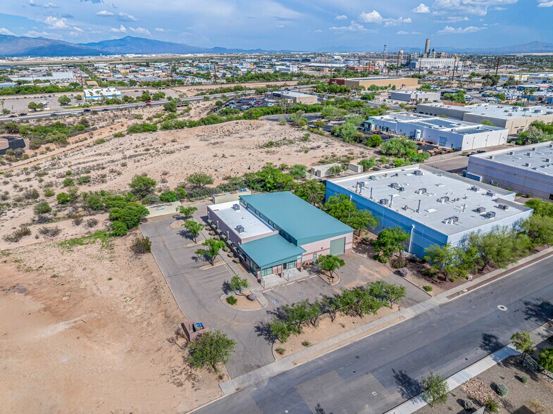 More Photos Of 4655 S Coach Dr, Tucson Warehouse For Sale
