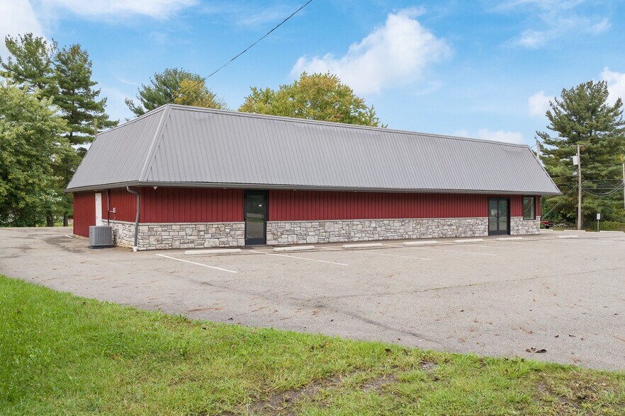 More Photos Of 4291 Manchester Ave NW, North Lawrence Office For Sale