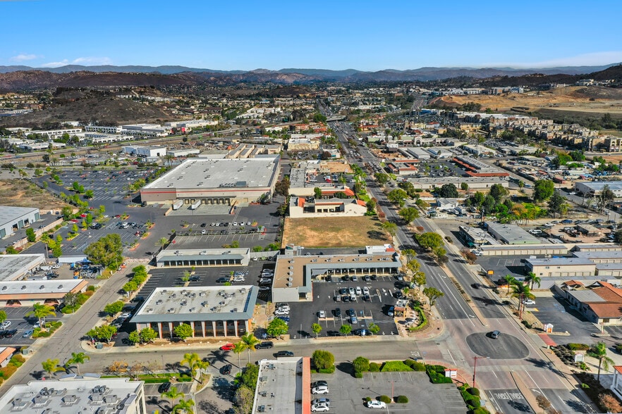 More Photos Of 910 W San Marcos Blvd, San Marcos Unknown For Lease