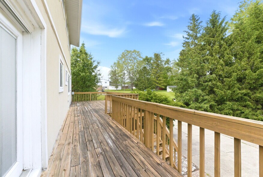 More Photos Of 10 Fairway Dr, Springboro Office Residential For Sale
