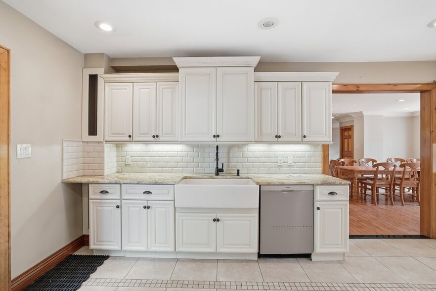 More Photos Of 1015 PA-390, Greentown Specialty For Sale