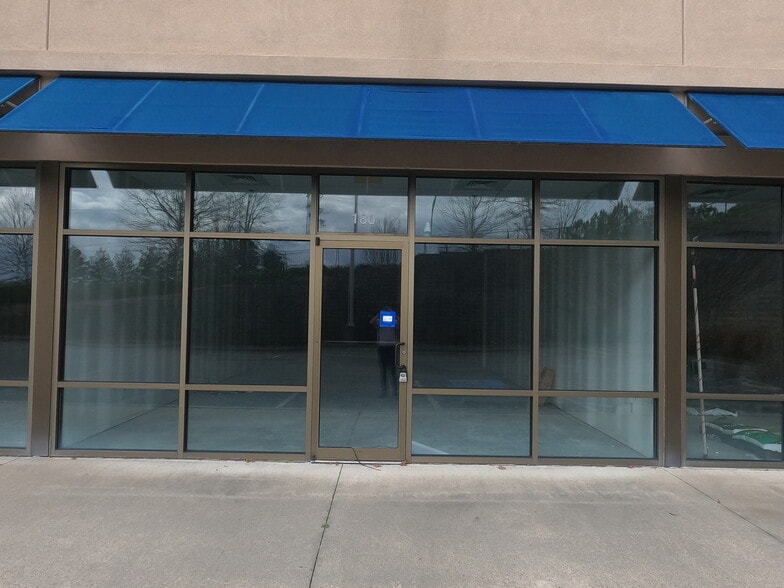 More Photos Of 145 Holt Garrison Pky, Danville Unknown For Lease