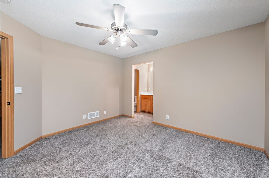 More Photos Of 4880-5015 Queen Ridge Ave, Kansas City Apartments For Sale