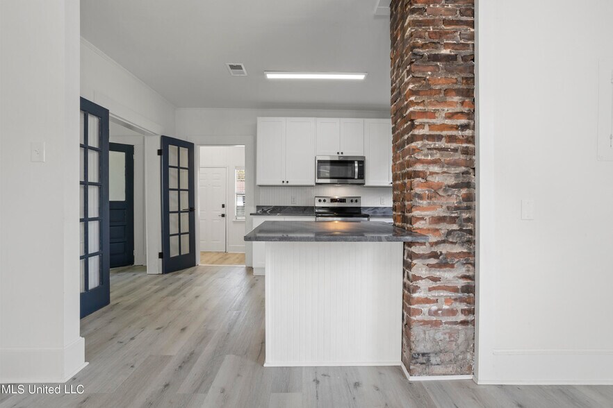 More Photos Of 3406 12th St, Gulfport Specialty For Sale