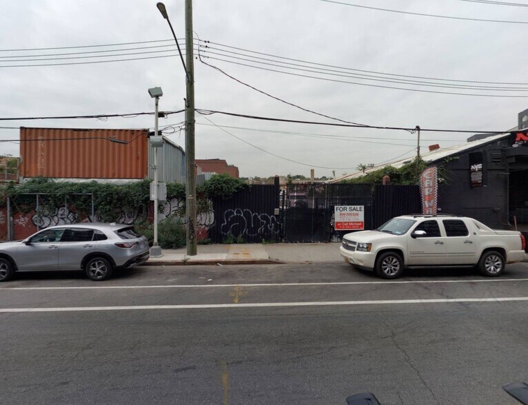 More Photos Of 326 Front St, Staten Island Land For Sale