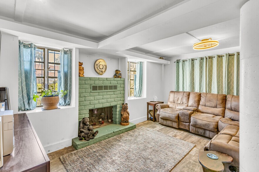 More Photos Of 2901 N Alvernon Way, Tucson Office For Sale